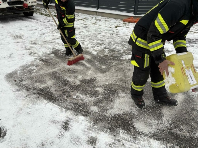 yH5BAEKAAEALAAAAAABAAEAAAICTAEAOw== Verkehrsunfall im Ortsgebiet