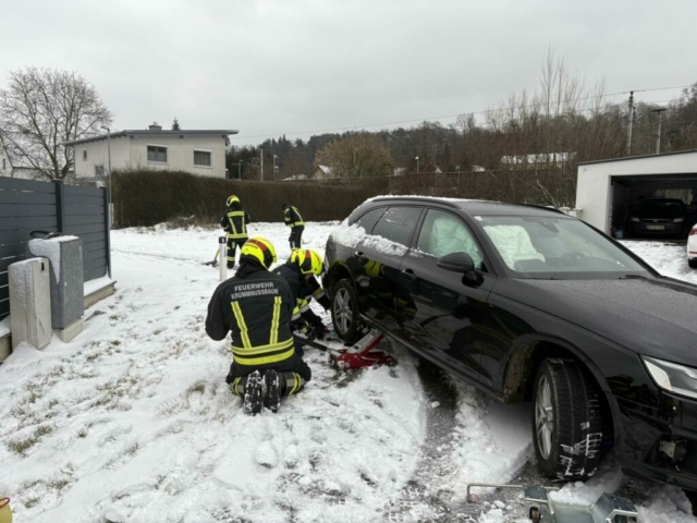 yH5BAEKAAEALAAAAAABAAEAAAICTAEAOw== Verkehrsunfall im Ortsgebiet