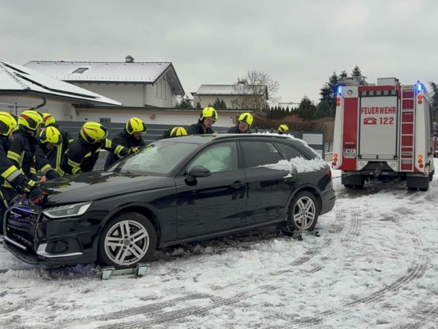 yH5BAEKAAEALAAAAAABAAEAAAICTAEAOw== Verkehrsunfall im Ortsgebiet